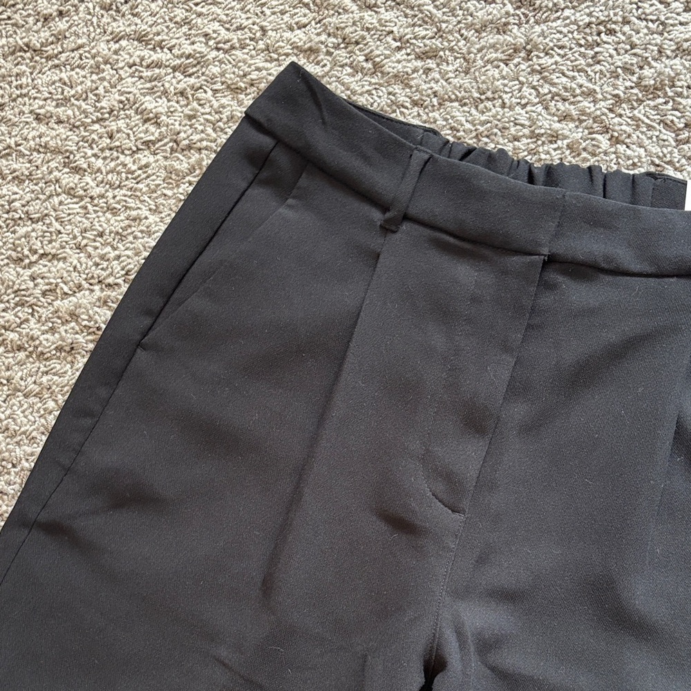 Old Navy Extra High Rise Classic Black Pants - Picture 4 of 16